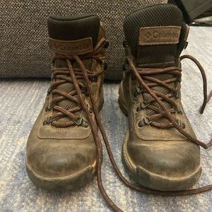 Columbia Women’s Newton Ridge Plus Waterproof Hiking Boots Size 6.5